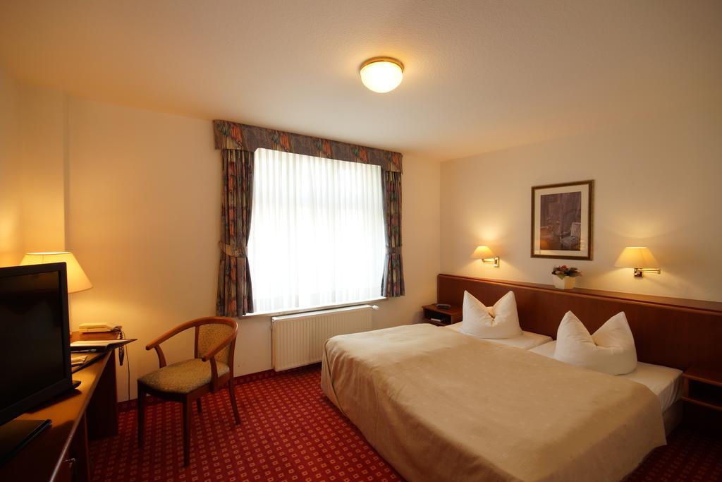 Hotel Fuersteneck Bernburg Exterior photo